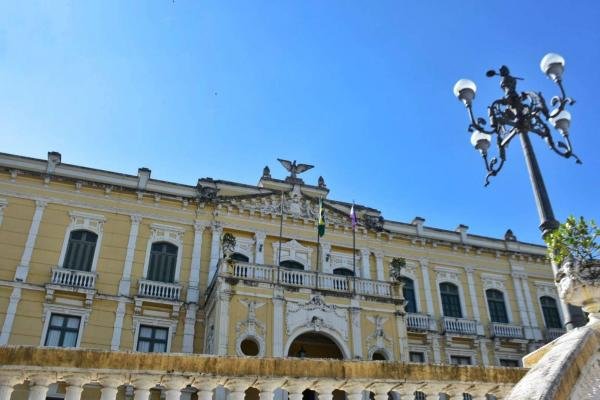 Governo do ES anuncia aumento de 100% no auxílio-alimentação dos servidores