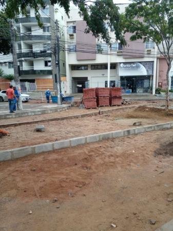 Tubulação de gás é perfurada e provoca vazamento na Rua da Lama