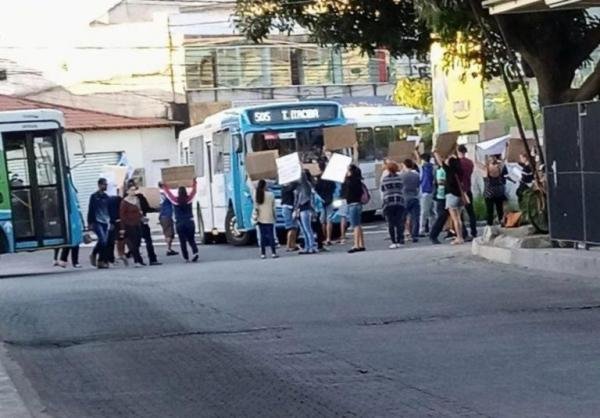 Ceturb mantém proibição de ambulantes no Terminal de Carapina