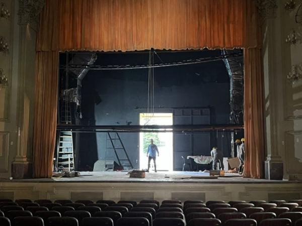 Começam as obras de restauração do Theatro Carlos Gomes