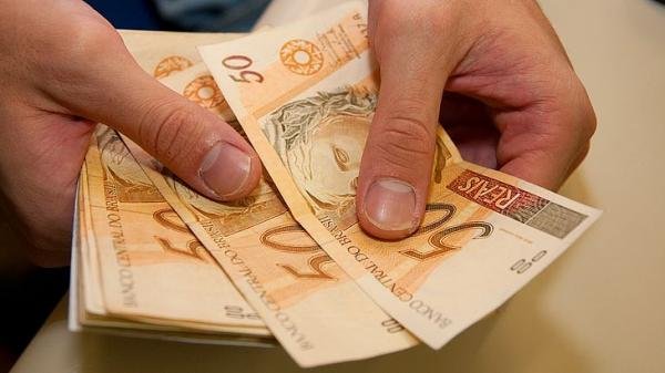 Receita paga terceiro lote de restituição do Imposto de Renda