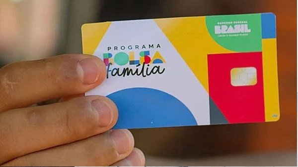 Caixa paga novo Bolsa Família a beneficiários com NIS de final 3