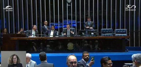 Senado aprova fim das 