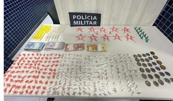 PM encontra drogas e dinheiro escondidos em pé de cajá em Vila Velha