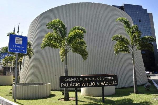 Câmara de Vitória altera regras de votações em regime de urgência