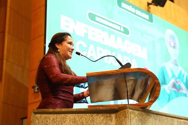 Sessão reconhece trabalho de profissionais da enfermagem