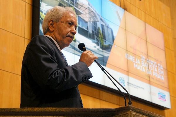 Pazolini nomeia ex-deputado e líder evangélico em cargo na PMV