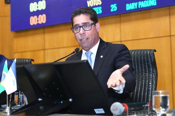Marcelo anuncia comissão representativa do recesso parlamentar