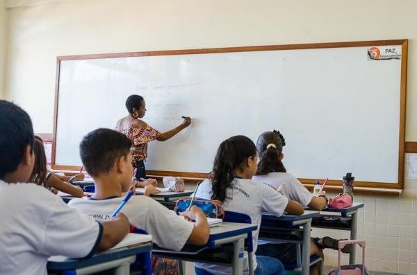 Dia do Profissional da Educação: Serra garante conquistas nos primeiros sete meses de gestão