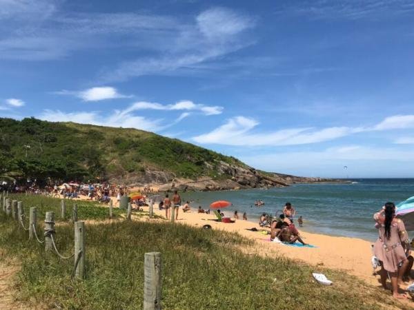 Prefeitura terá de demolir 18 casas em praia de Vila Velha