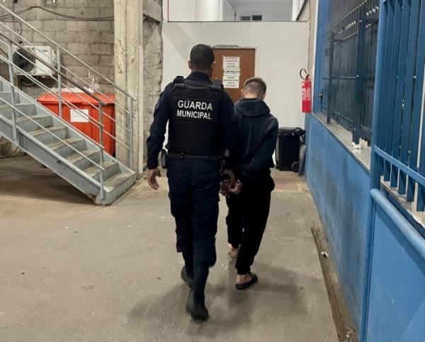 Guarda de Vitória detém homem com nove passagens após furto de bicicleta na Reta da Penha
