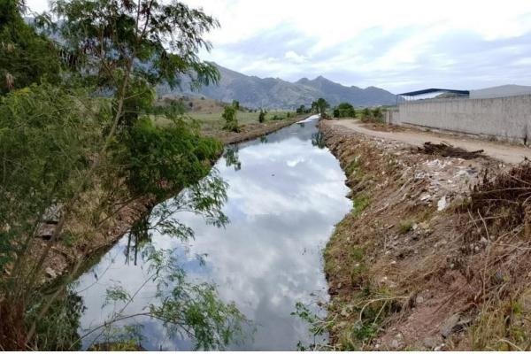 Serra intensifica limpeza no Canal dos Escravos para prevenção de alagamentos