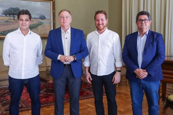 Governo anuncia reajuste salarial para professores e agentes de suporte educacional