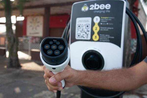Deputado quer incentivar interiorização de pontos de recarga de elétricos