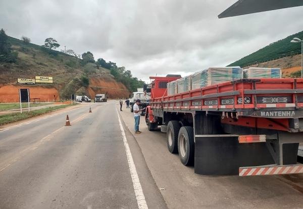 Fiscalização aborda mais de 70 caminhões em operação de trânsito em Colatina