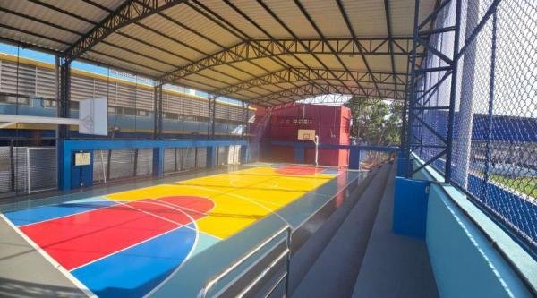 Prefeitura de Vila Velha inaugura duas quadras esportivas em Balneário Ponta da Fruta