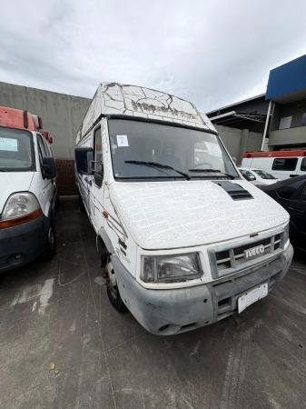 Seger arrecada R$ 433,7 mil em leilão de veículos e mobiliário inservível