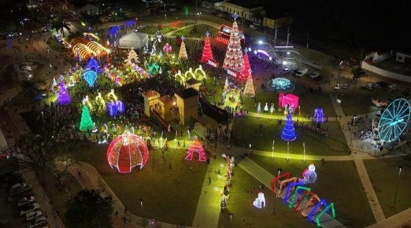 Vila Natalina na Prainha de \vila Velha, vai encantar o público até o dia 6 de janeiro