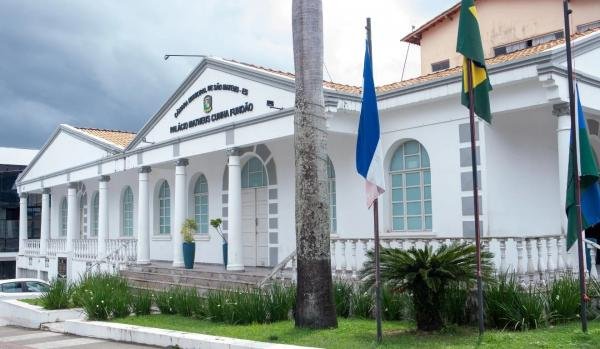 Câmara de São Mateus aprova aumento de vereadores de 11 para 19