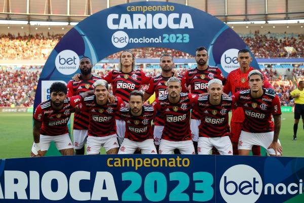 Vitor Pereira confirma time principal do Flamengo no Kleber Andrade