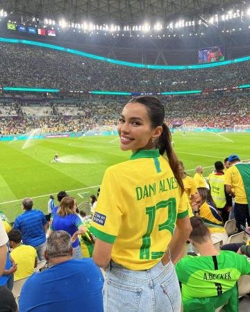Esposa de Daniel Alves lamenta nas redes sociais: 'Perdi os únicos dois pilares da minha vida'